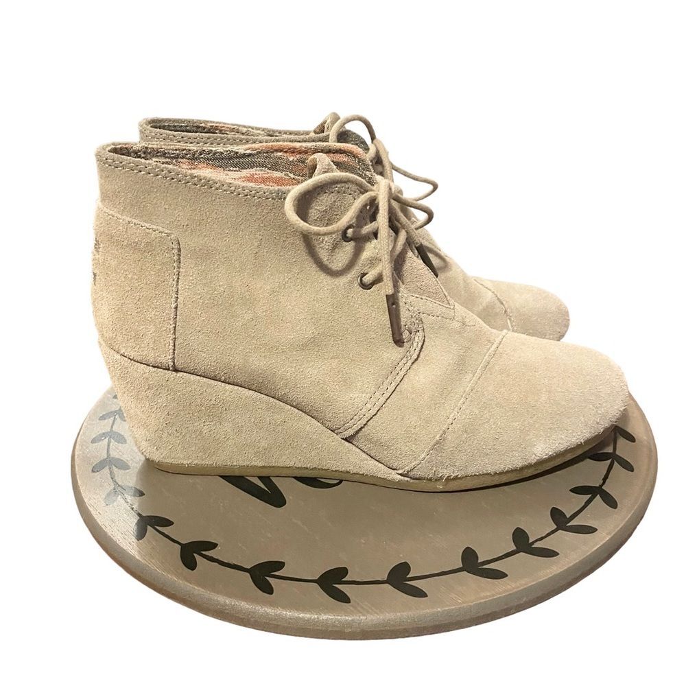 TOMS Tan Desert Wedge Ankle Lace Up Bootie Women's Size 8.5
